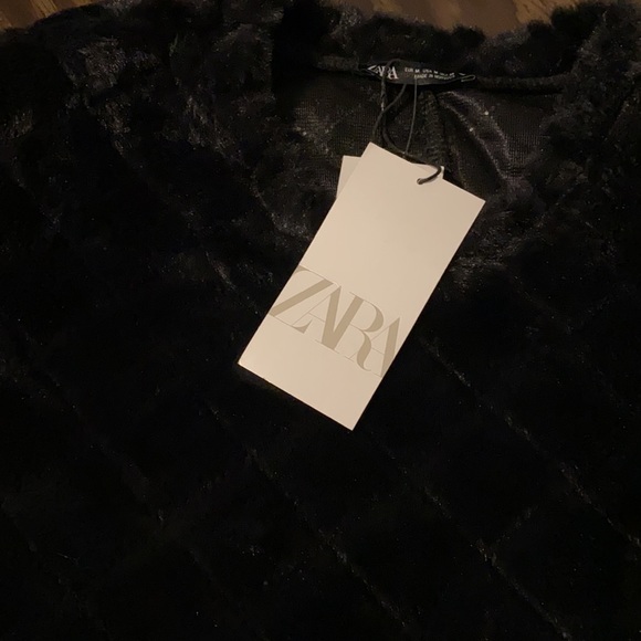 𝗡𝗪𝗧 𝗭𝗮𝗿𝗮 • Faux Fur Sweatshirt - Picture 5 of 9